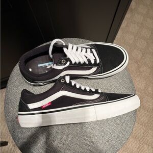 Vans Old Skool Low Black-White Mens Size 9 Women’s 10.5